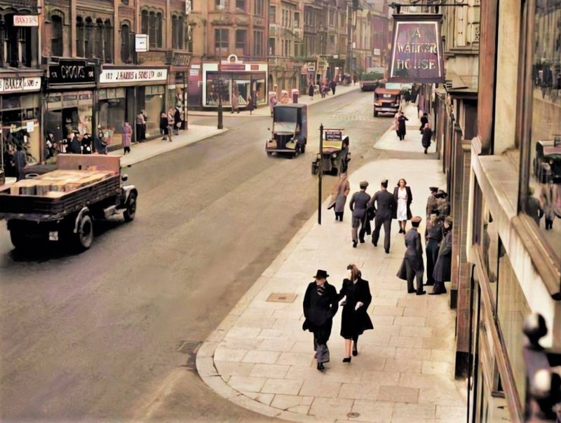 burtonwood bridge st seven stars on right gi outside about 1948 49 by ray corcoran