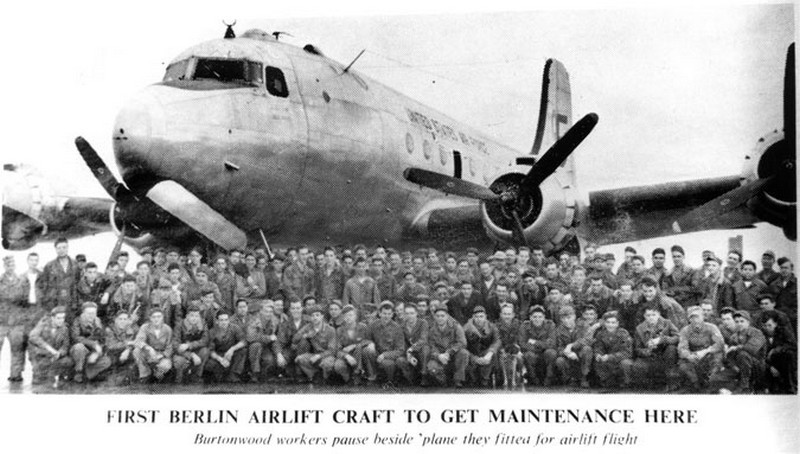 photo7berlin raf museum photo maint C-54_1st_thru_Burtonwood_1948