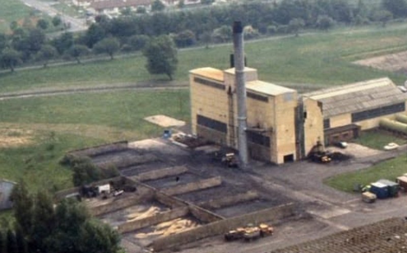 Single exhaust chimney configuration